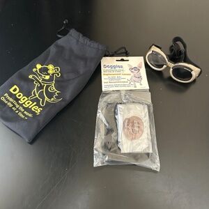 Doggles ILS For X-Small Dogs. Doggies are NWOT, Lenses are NWT